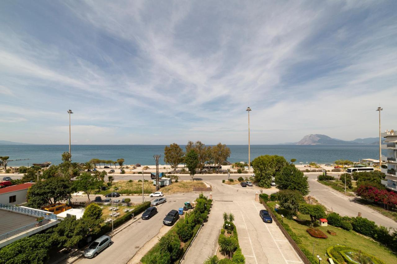 Delfini Hotel Patras Exteriör bild