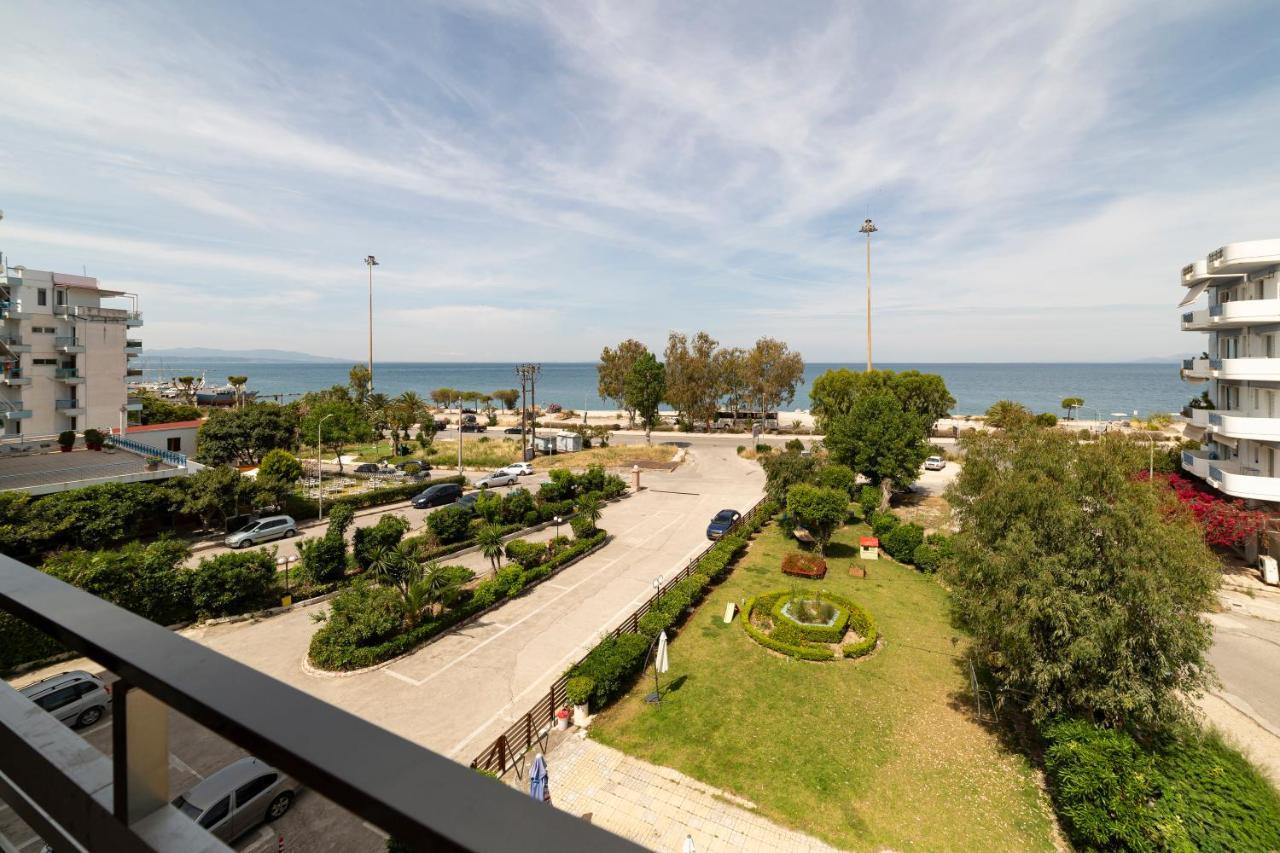 Delfini Hotel Patras Exteriör bild